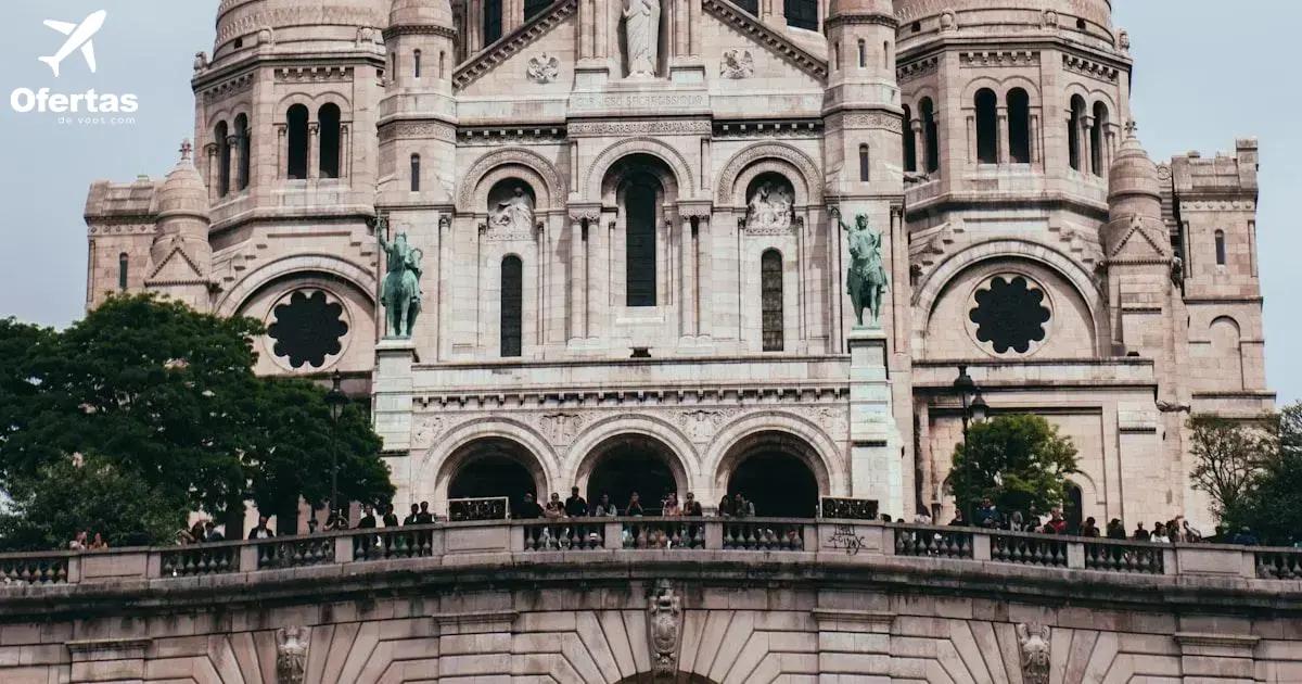 Benefícios de escolher um voo com retorno garantido para Paris