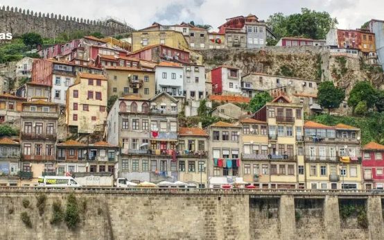 Voo Faro-Porto ida e volta: Dicas para economizar na viagem
