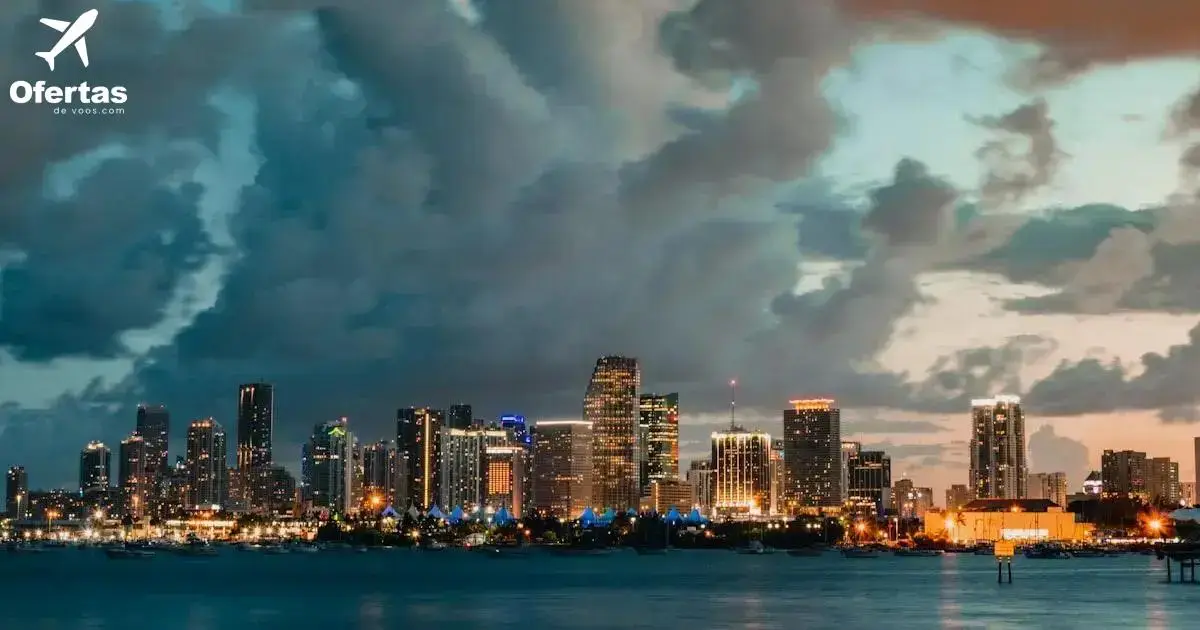 Como escolher o melhor dia e horário para voar de Miami para Nova York.